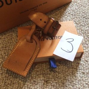 💯% Louis Vuitton large luggage tag and strap